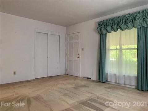 1805 Cedrow Dr, High Point, NC 27260 photo 6