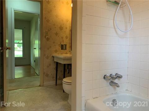 1805 Cedrow Dr, High Point, NC 27260 photo 20
