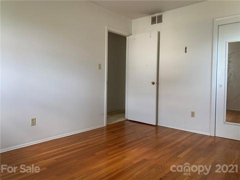 1805 Cedrow Dr, High Point, NC 27260 photo 27