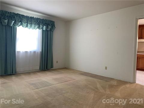 1805 Cedrow Dr, High Point, NC 27260 photo 8