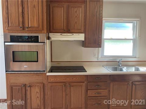 1805 Cedrow Dr, High Point, NC 27260 photo 13