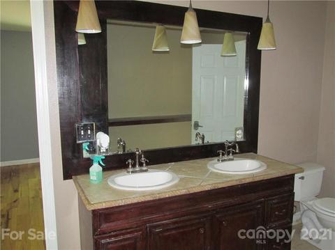 109 Old Rogers Ln, Sylva, NC 28779 photo 9