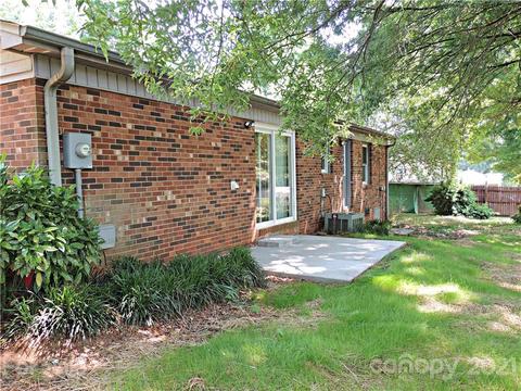 1835 Young Dr, Conover, NC 28613 photo 15