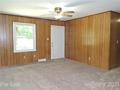 1835 Young Dr, Conover, NC 28613 photo 2