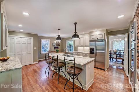 2011 Forest Dr E, Charlotte, NC 28211 photo 10