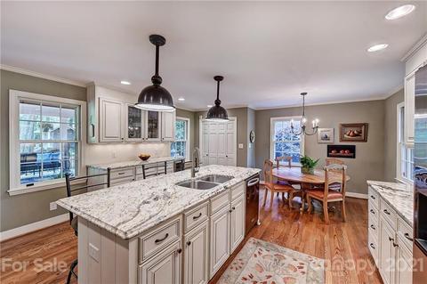 2011 Forest Dr E, Charlotte, NC 28211 photo 11