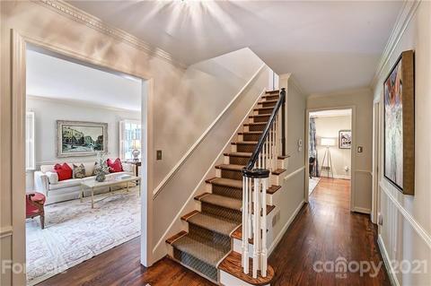 2011 Forest Dr E, Charlotte, NC 28211 photo 2