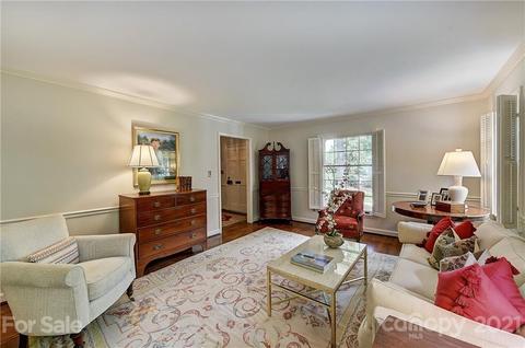 2011 Forest Dr E, Charlotte, NC 28211 photo 3