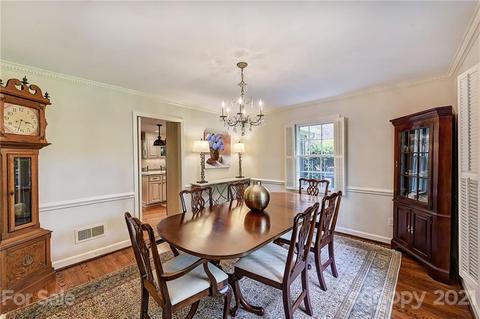 2011 Forest Dr E, Charlotte, NC 28211 photo 5