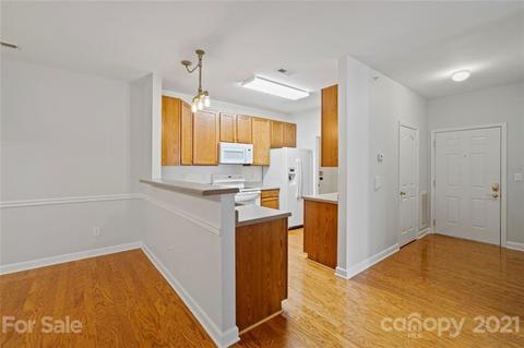 16636 Amberside Rd, Cornelius, NC 28031 photo 4
