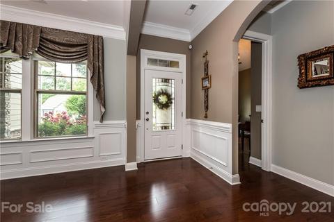 2018 Donovan Dr, Matthews, NC 28104 photo 3