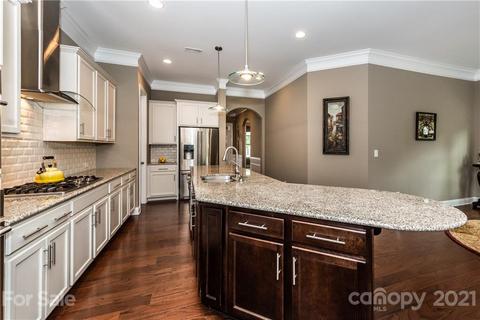 2018 Donovan Dr, Matthews, NC 28104 photo 6