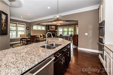 2018 Donovan Dr, Matthews, NC 28104 photo 8