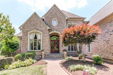 13416 Robert Walker Dr, Davidson, NC 28036 photo 2
