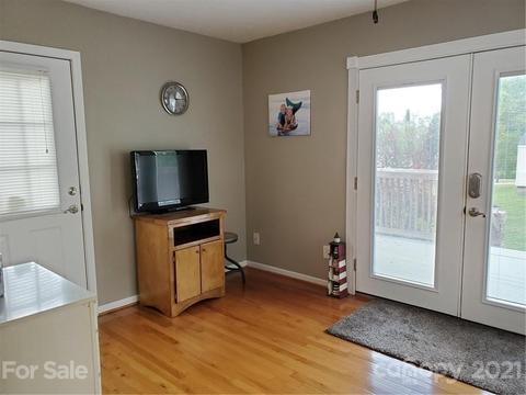 6091 Emory Ln, Hickory, NC 28601 photo 10