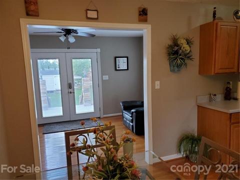 6091 Emory Ln, Hickory, NC 28601 photo 9