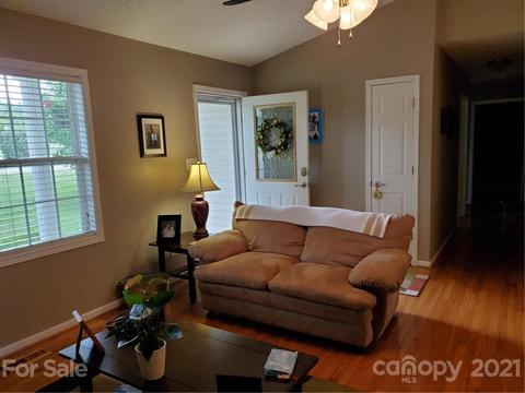 6091 Emory Ln, Hickory, NC 28601 photo 5