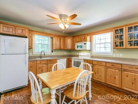 3260 Windswept Ridge Rd, Marshall, NC 28753 photo 10