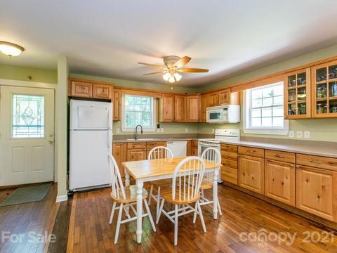 3260 Windswept Ridge Rd, Marshall, NC 28753 photo 9