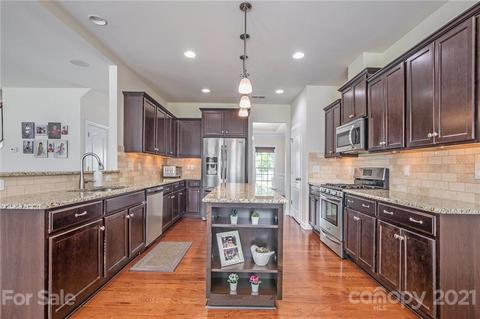 2078 Feldspar Dr, Davidson, NC 28036 photo 3