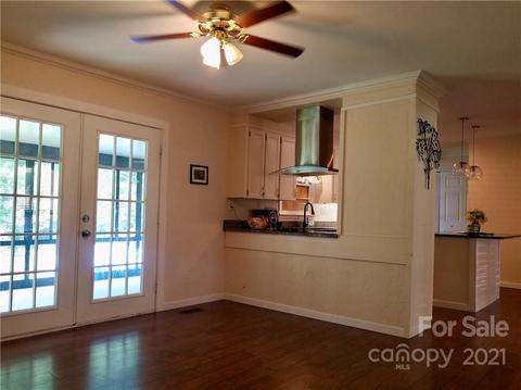 324 Racking Cv, Sylva, NC 28779 photo 6
