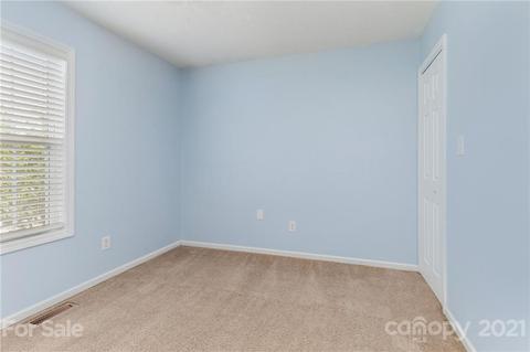 709 Bowen Dr, Lowell, NC 28098 photo 24