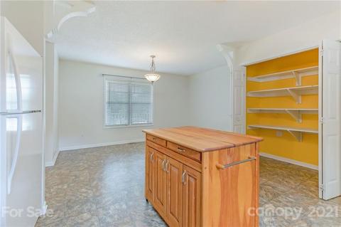709 Bowen Dr, Lowell, NC 28098 photo 6