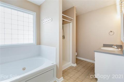 709 Bowen Dr, Lowell, NC 28098 photo 20