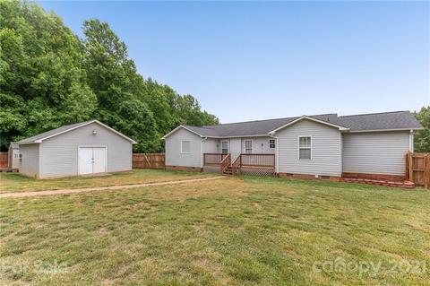 709 Bowen Dr, Lowell, NC 28098 photo 32