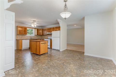 709 Bowen Dr, Lowell, NC 28098 photo 7