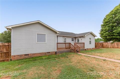 709 Bowen Dr, Lowell, NC 28098 photo 30