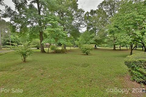 2385 Continental Dr, Lancaster, SC 29720 photo 4