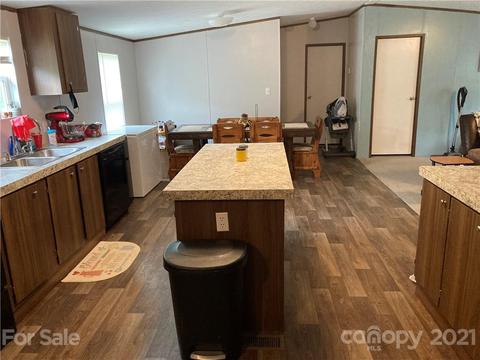 1365 Cape Hickory Rd, Hickory, NC 28601 photo 5