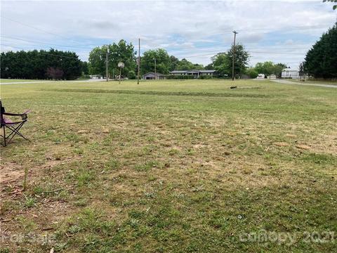 1365 Cape Hickory Rd, Hickory, NC 28601 photo 2
