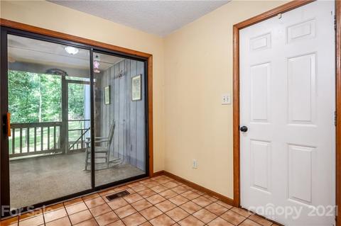 5188 Wright Dr, Hickory, NC 28602 photo 9