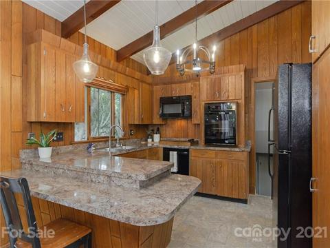 80 Chapman St, Clyde, NC 28721 photo 6