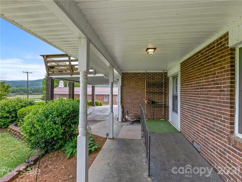 56 W Galloway Rd, Brevard, NC 28712 photo 6