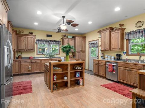 363 Bobcat Trl, Saluda, NC 28773 photo 9