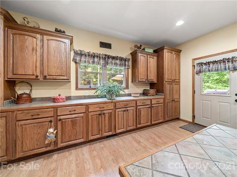 363 Bobcat Trl, Saluda, NC 28773 photo 14