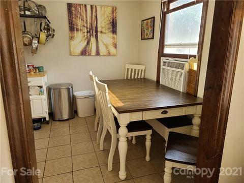 40 Pebblebrook St, Clyde, NC 28721 photo 3