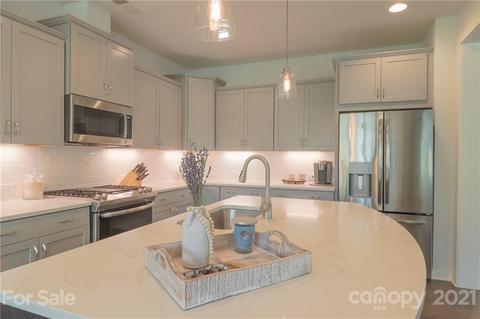 940 Elderberry Ln, Clover, SC 29710 photo 9