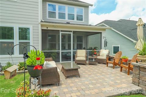 940 Elderberry Ln, Clover, SC 29710 photo 3