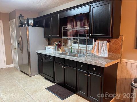 219 Pine Meadows Cir, Hickory, NC 28601 photo 10
