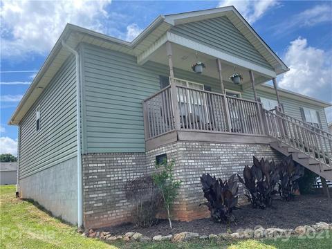 219 Pine Meadows Cir, Hickory, NC 28601 photo 3