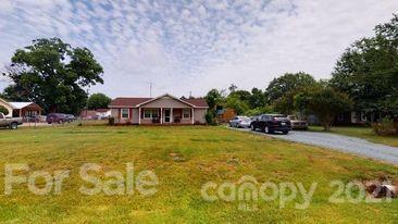2001 Fieldridge Ln, Monroe, NC 28110 photo 1