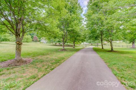 21 E Chasis Ct, Mills River, NC 28759 photo 4