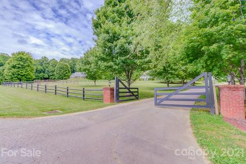 21 E Chasis Ct, Mills River, NC 28759 photo 3