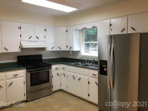197 W High Acres Dr, Purlear, NC 28665 photo 17