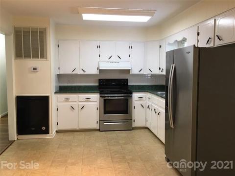 197 W High Acres Dr, Purlear, NC 28665 photo 16