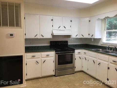 197 W High Acres Dr, Purlear, NC 28665 photo 20